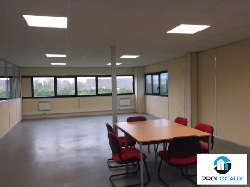 A louer Bureaux 170m² Warluis