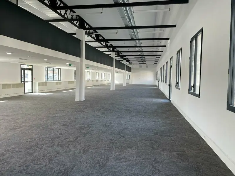 A louer Bureaux 509m² Vénissieux