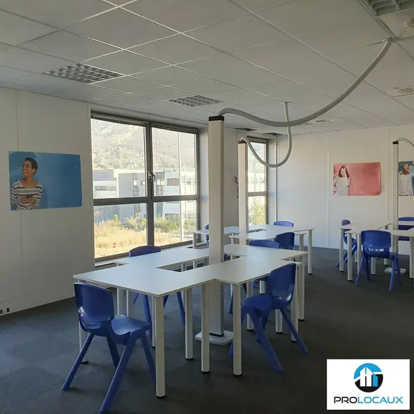 A louer bureaux 241 m² situés à Grenoble Presqu'île