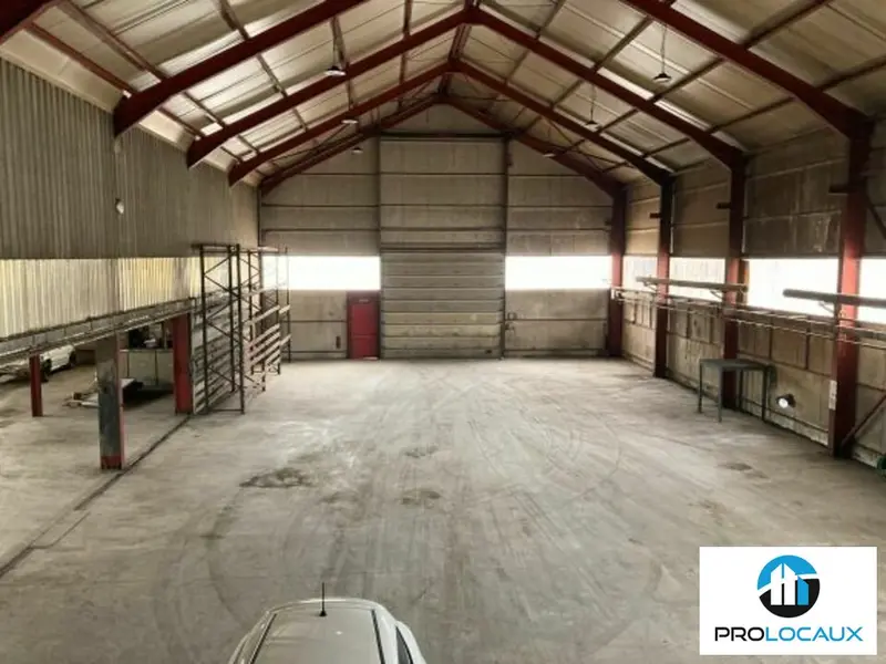 A louer Locaux d'activité 600m² Saint-Julien-Mont-Denis