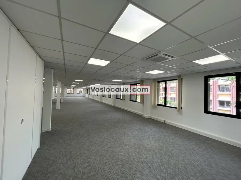 A louer Bureaux 838.22m² Valbonne