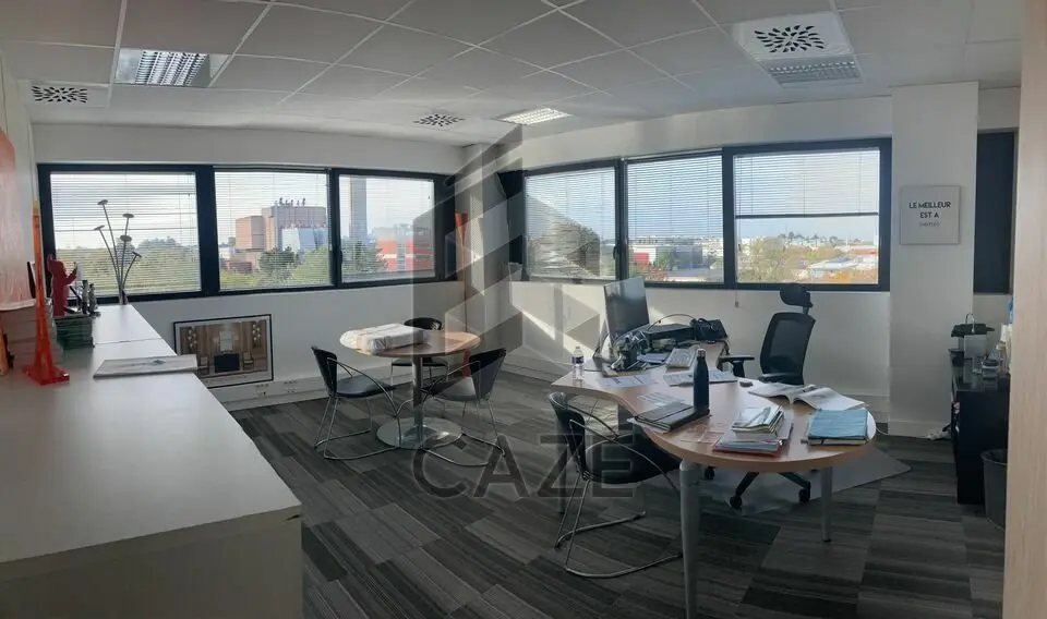 SUPERBES BUREAUX A VENDRE - ARTIGUES PRES DE BORDEAUX