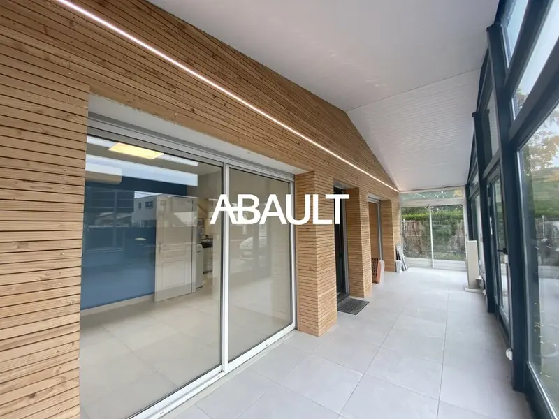 A VENDRE MURS COMMERCIAUX D'ENVIRON 120 M² SECTEUR TOURNEFEUILLE 