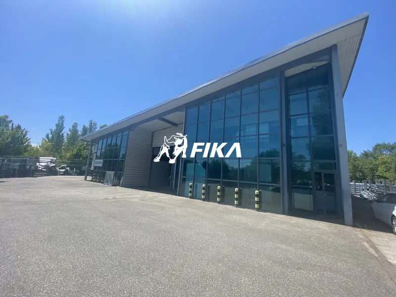 A LOUER LOCAL D'ACTIVITE 834 m² - (31240) SAINT JEAN