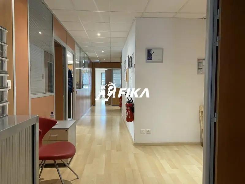 A LOUER BUREAUX 342 m² (31670) LABEGE