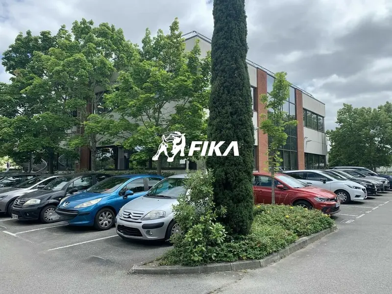 A LOUER 668 m² de BUREAUX DIVISIBLES-(31500) TOULOUSE 