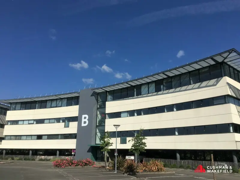 Bureaux à la location de 2 100 m² divisibles à partir de 391 m²