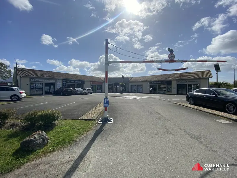 CAVIGNAC LOCAUX COMMERCIAUX À LOUER