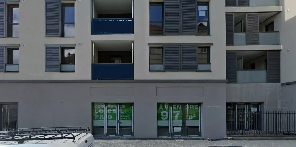 A vendre Local commercial  97m² Arnas