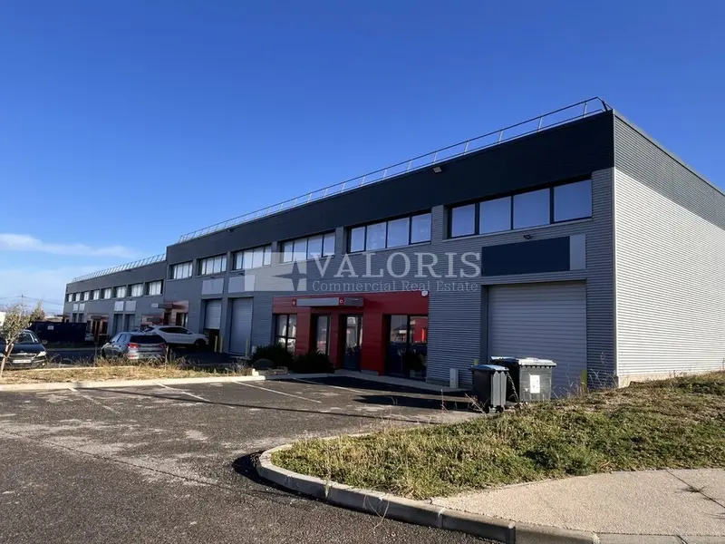 A louer Locaux d'activité 706.75m² Gignac-la-Nerthe