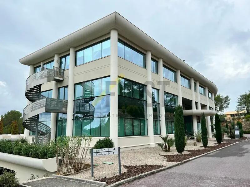 À LOUER 184m2 DE BUREAUX À SOPHIA ANTIPOLIS