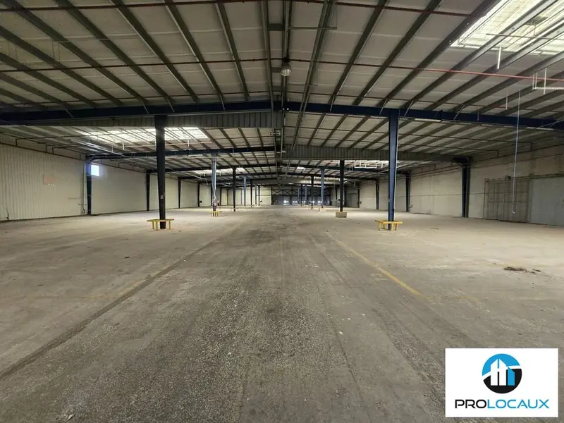 A louer Entrepôt 2400m² Amiens