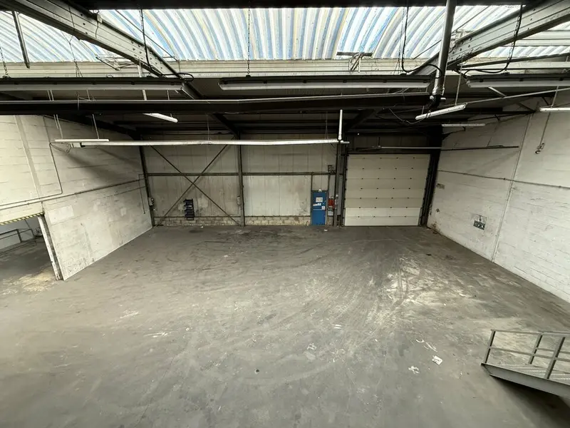 A louer Locaux d'activité 640m² Allonne