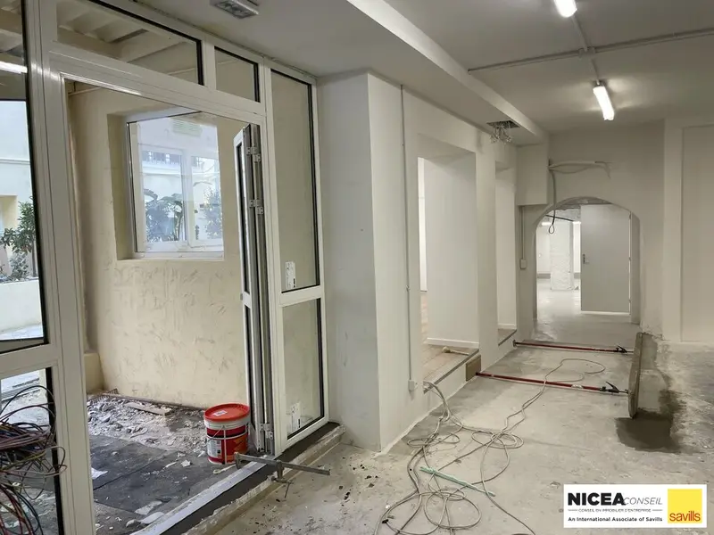 A louer Locaux d'activité 290.99m² Nice