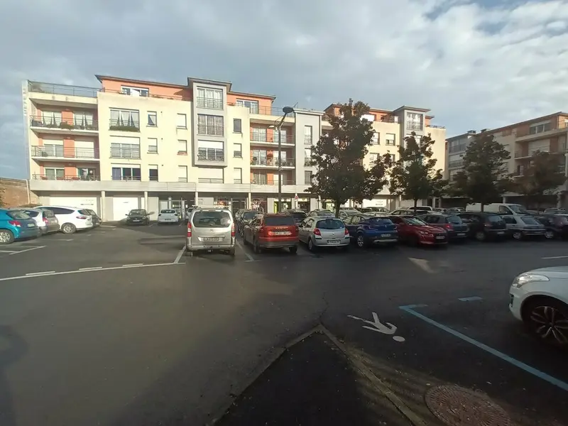 A louer Local commercial  492m² Colleville