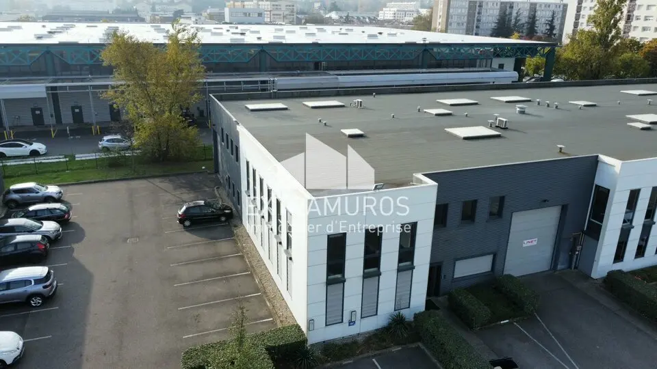 A louer Locaux d'activité 587m² Vénissieux