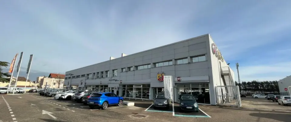 Local d'activités de 3300m² divisible à partir de 460m²