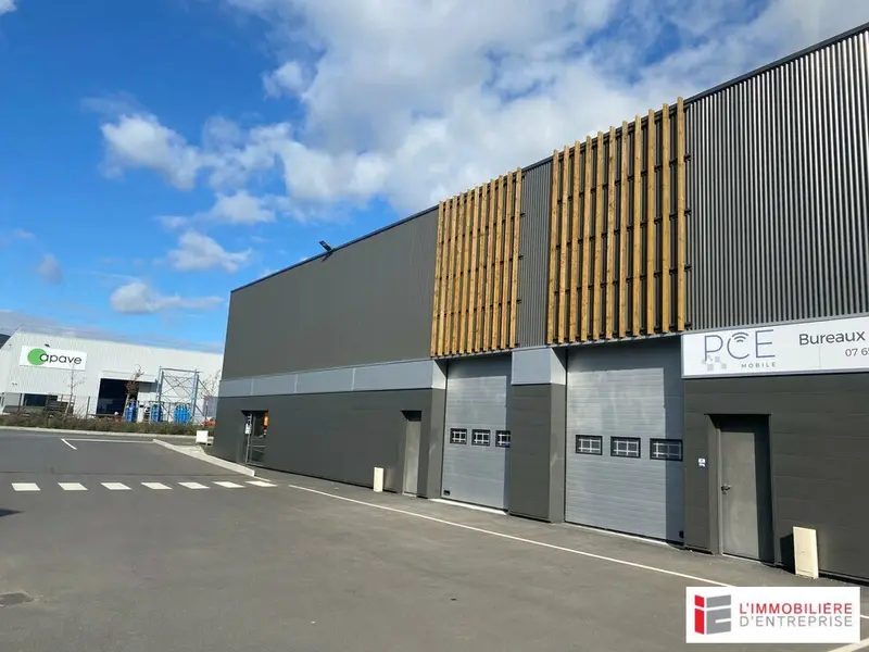 LOCATION  LOCAL D'ACTIVITÉ  404 M²  PACÉ