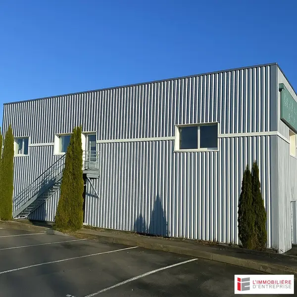 LOCATION  BUREAUX  100 m²  PLEUMELEUC