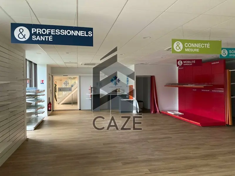 MEES (40) - LOCAL COMMERCIAL A LOUER OU A VENDRE
