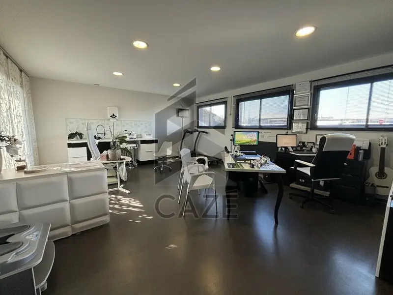 CABINET MEDICAL A VENDRE 100 m²