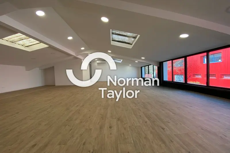 A louer Bureaux 176.7m² Mauguio