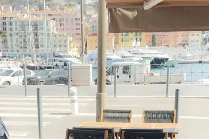 A vendre Local commercial  65m² Nice