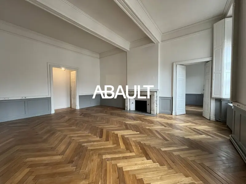 A LOUER - BUREAUX D'ENVIRON 222M² HYPER CENTRE TOULOUSE