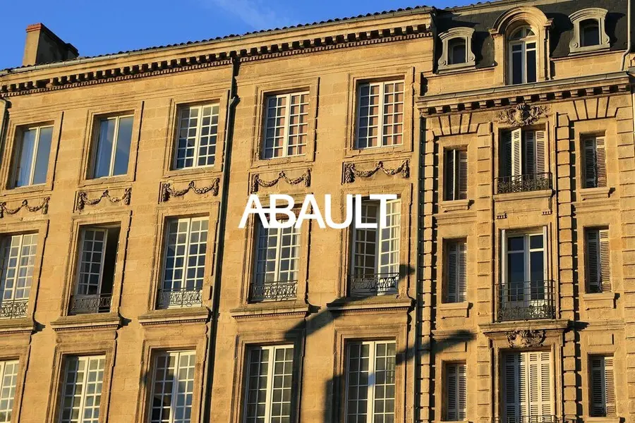 A louer Local commercial  115.7m² Bordeaux