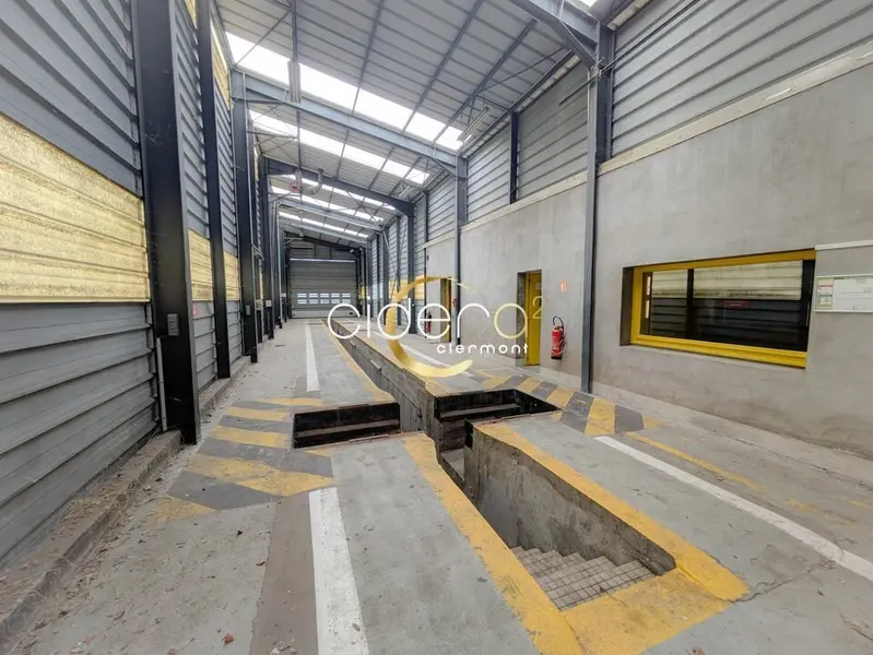 A louer Locaux d'activité 227m² Creuzier-le-Vieux