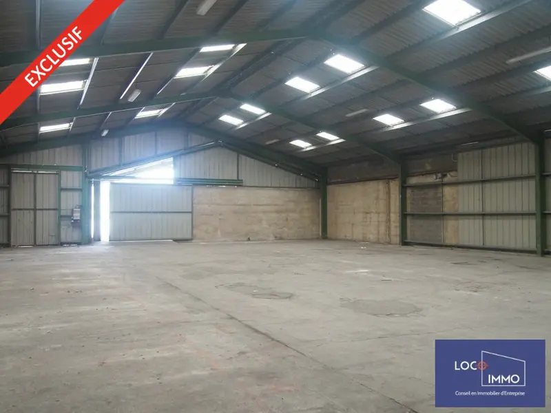 A louer Entrepôt 2235m² Saint-Maixant