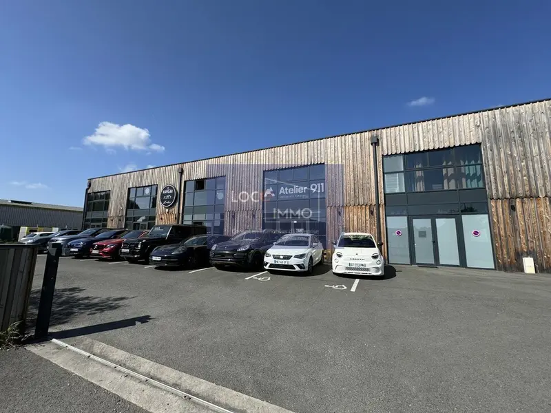 A vendre Locaux d'activité 432m² Saint-Jean-d'Illac