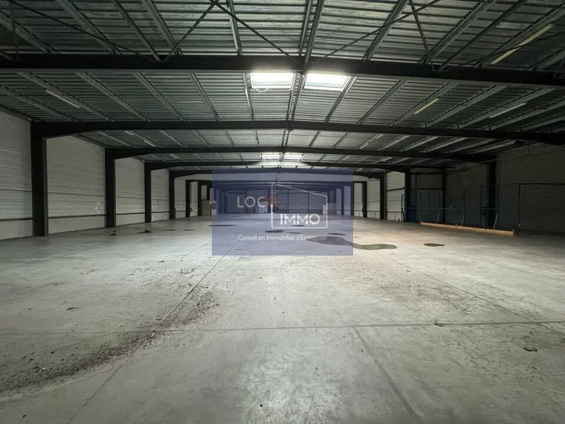 A louer Entrepôt 2000m² Le Haillan
