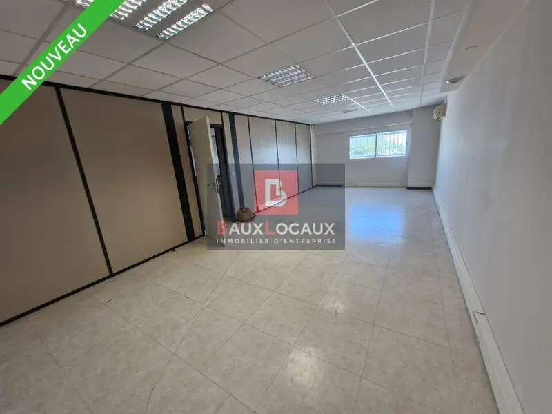 NOUVEAU A LOUER ZI VALAMPE  CHATEAUNEUF LES MARTIGUES LOCAL DE 150m2