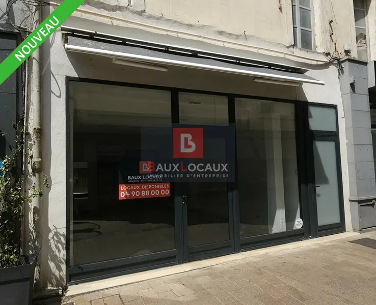 CARPENTRAS  EMPLACEMENT N°1 EN RUE PIÉTONNE 65M²
