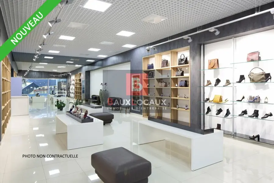 À VENDRE  MURS COMMERCIAUX 155 m² CENTRE COMMERCIAL AVIGNON 