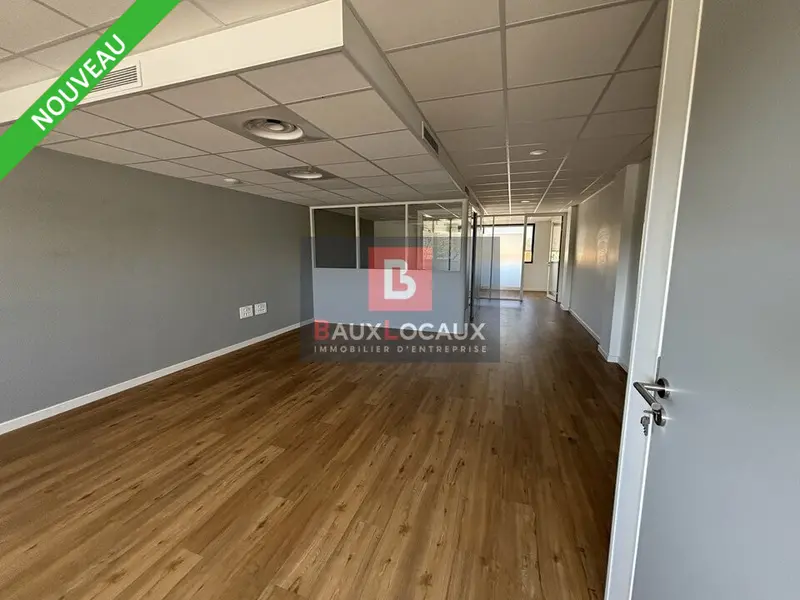 À LOUER  BUREAUX 85 m²  ORANGE  EMPLACEMENT STRATÉGIQUE