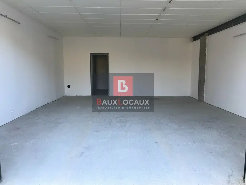LOCATION ENTREPOT 246 m² SALON DE PROVENCE