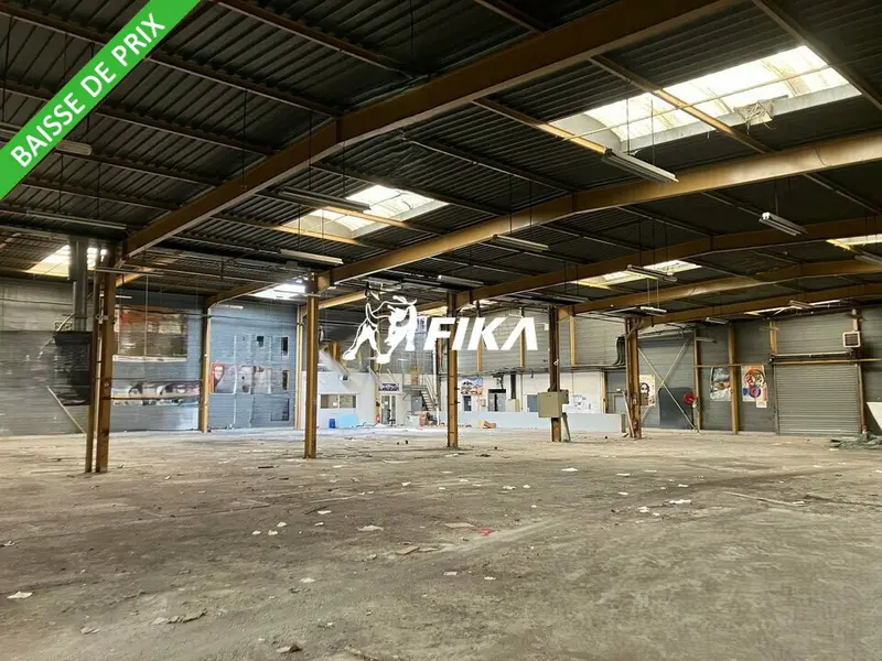 VEND ENTREPOT D'ACTIVITÉ 2600 m² -(31100)TOULOUSE