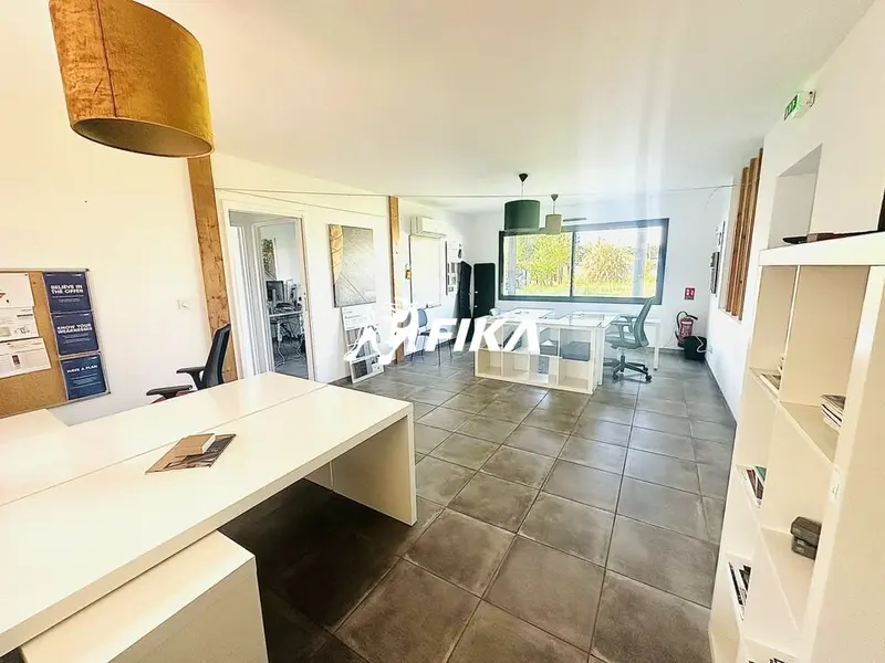 A LOUER - BUREAUX - TRESSES (33370)