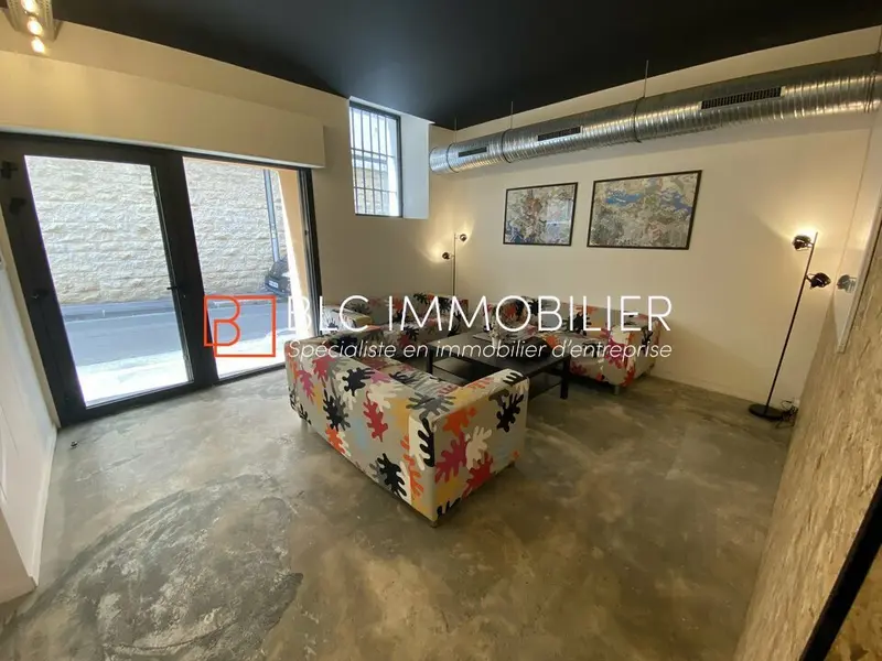 BUREAUX A LOUER RDC LUMINEUX 90 m2 - CENTRE VILLE 13001