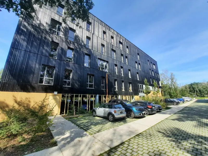 IMMEUBLE NEUF + PARKINGS.