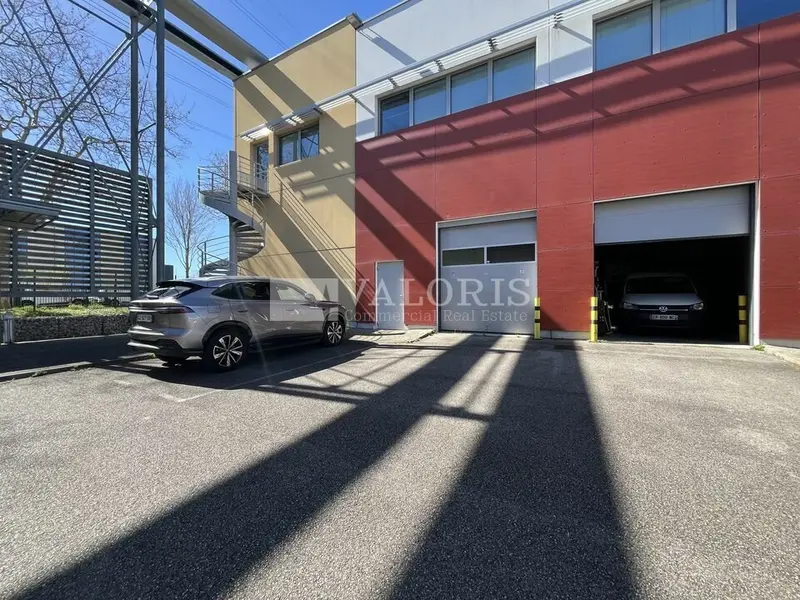 A louer Locaux d'activité 3954m² Saint-Priest