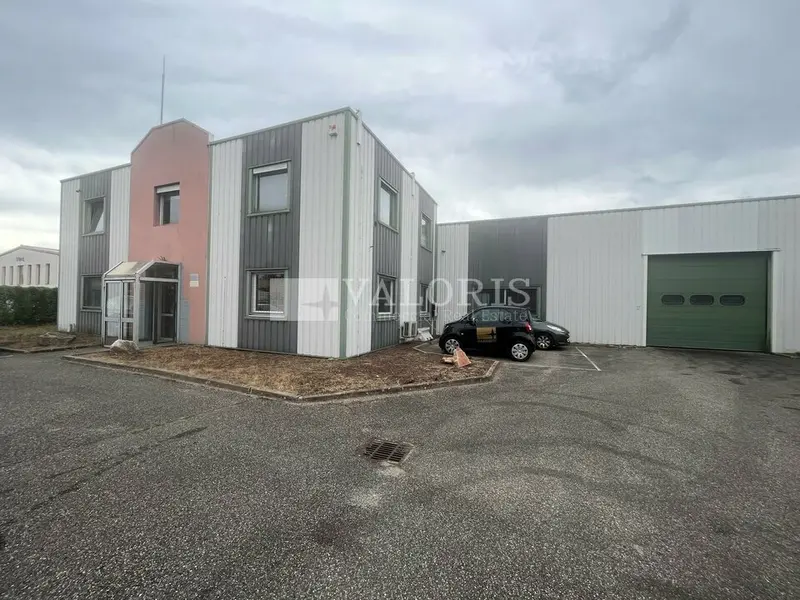 A vendre Locaux d'activité 858m² Miribel