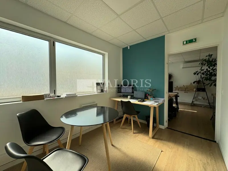 A louer Bureaux 81.66m² Chassieu