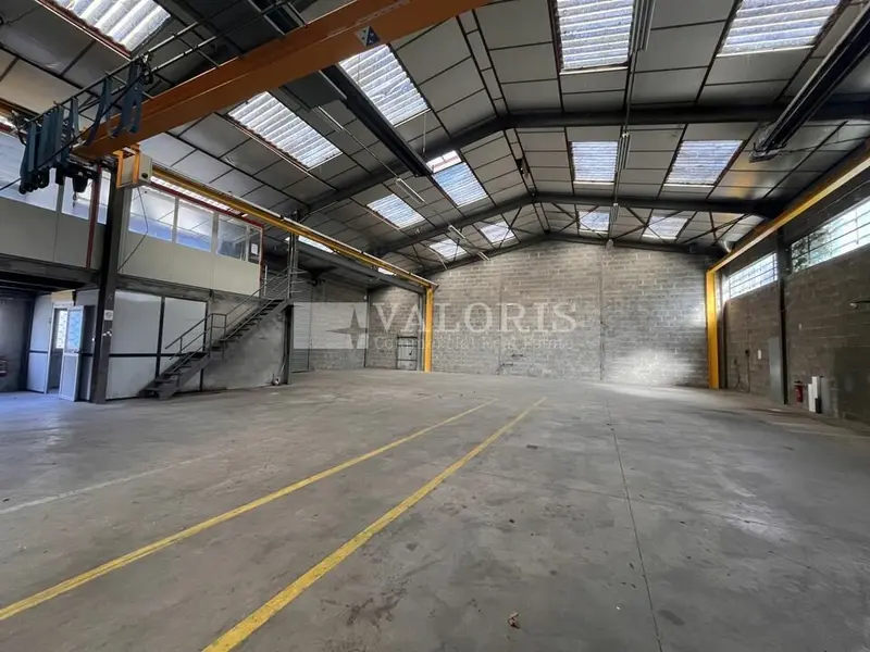 A vendre Entrepôt 1200m² Rillieux-la-Pape