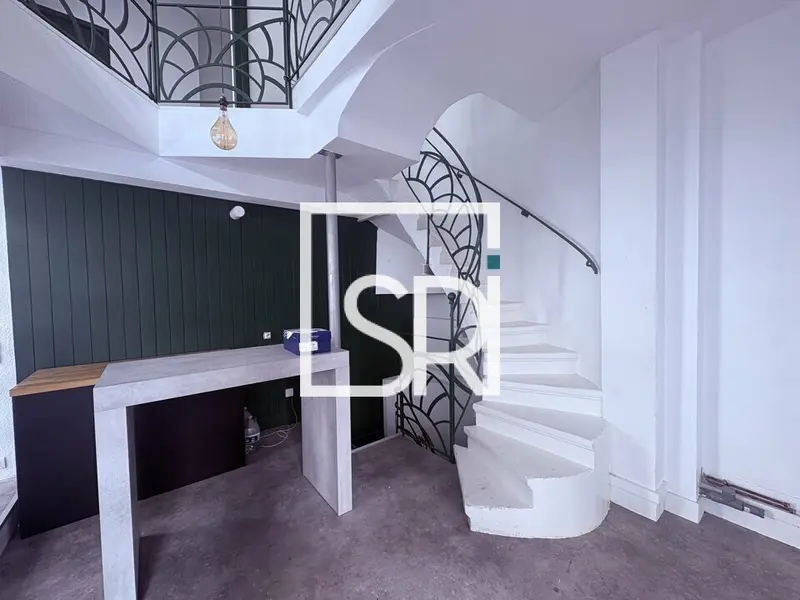 A louer Local commercial  69.9m² Clermont-Ferrand