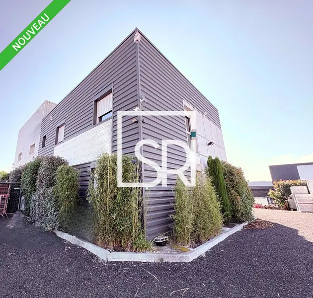 A vendre Entrepôt 618m² Riom