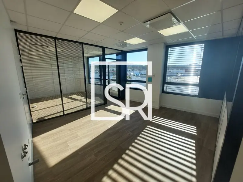 LOCATION BUREAUX 90 M2  QUARTIER LA PARDIEU - 63170 AUBIERE 