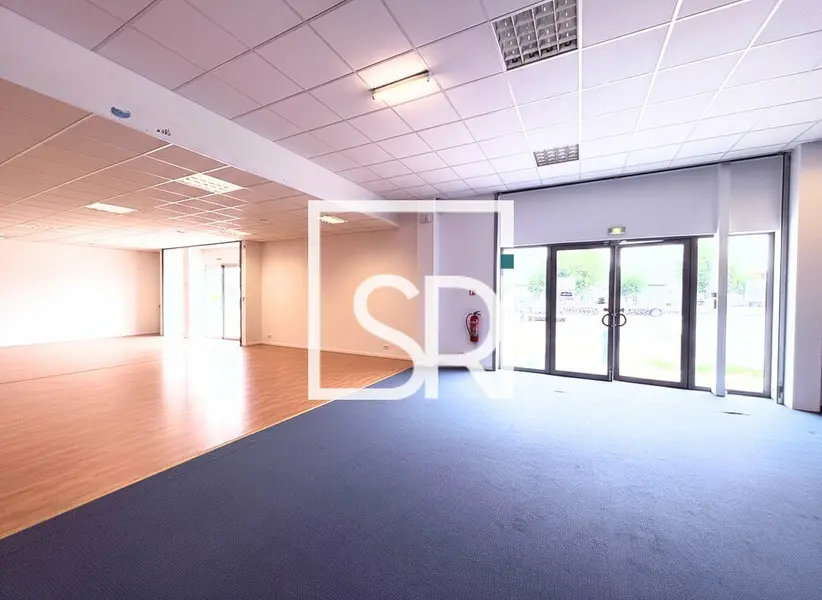 A louer Local commercial  878m² Clermont-Ferrand